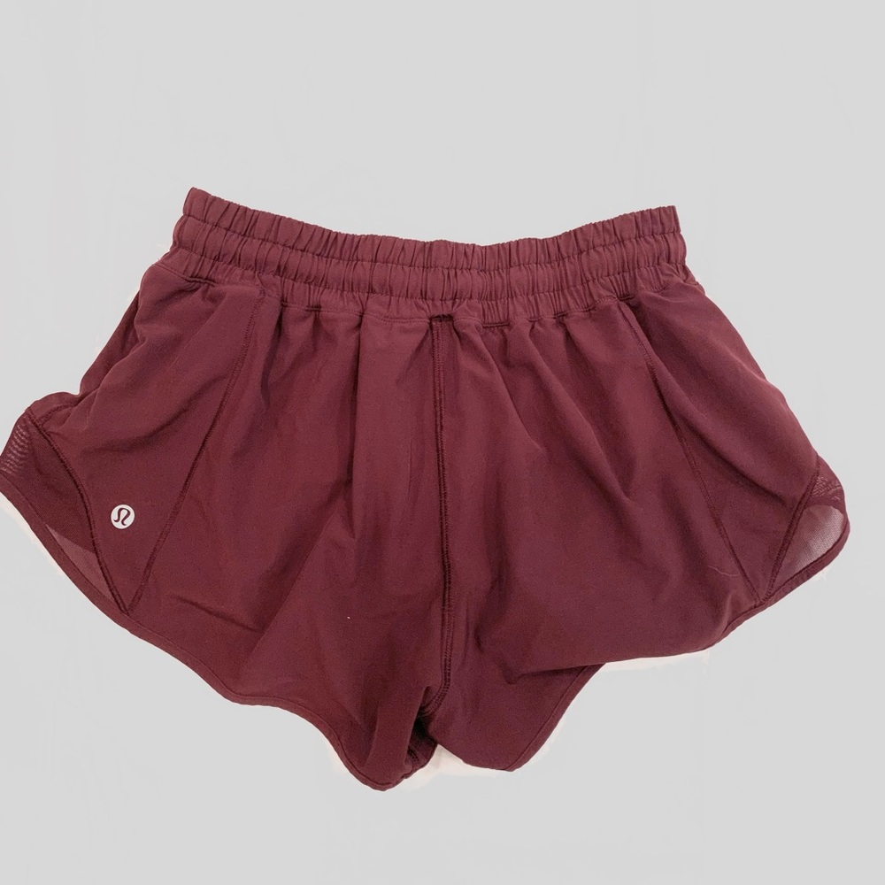 NWOT Lululemon Hotty Hot Shorts, Low Rise 4”